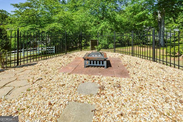 10 Arbor Hills S Road S, Talking Rock, GA 30175