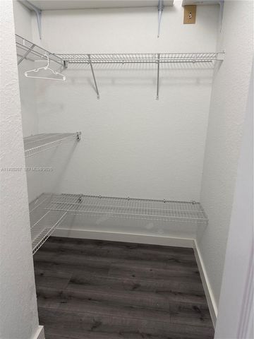 1271 NE 40th Rd 1271, Homestead, FL 33033