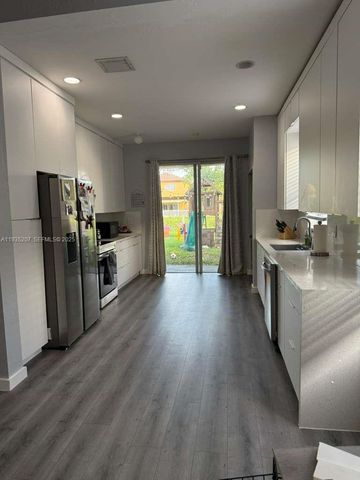 1271 NE 40th Rd 1271, Homestead, FL 33033