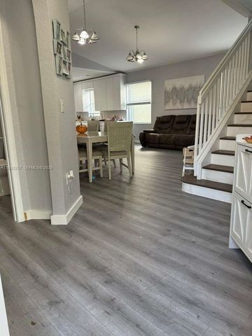 1271 NE 40th Rd 1271, Homestead, FL 33033