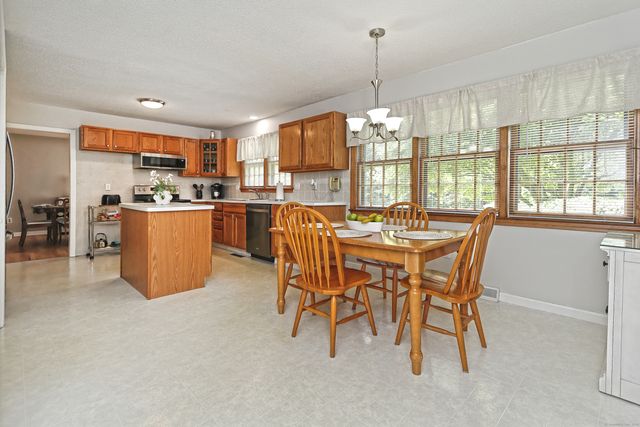 55 Kings Highway, North Haven, CT 06473