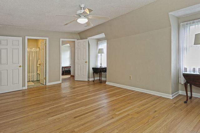55 Kings Highway, North Haven, CT 06473