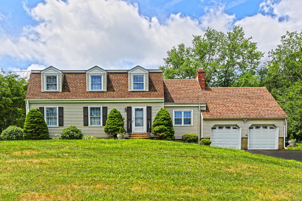 55 Kings Highway, North Haven, CT 06473
