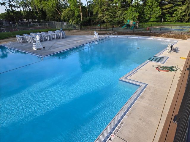 228 Horseshoe Circle, South Fayette, PA 15017