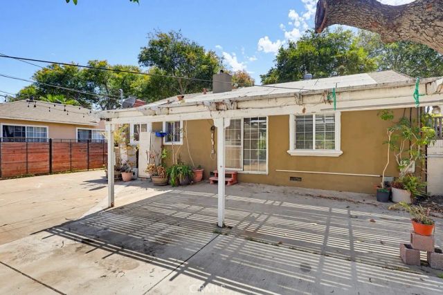 3324 Maine, Long Beach, CA 90806