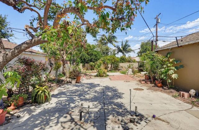 3324 Maine, Long Beach, CA 90806