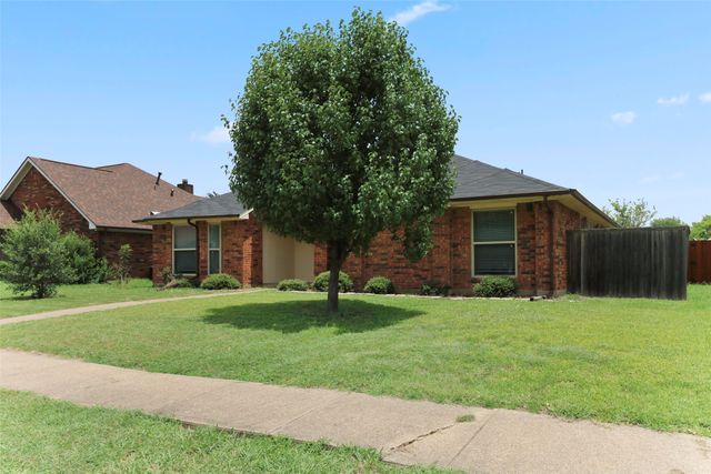 920 Micarta Drive, Mesquite, TX 75181