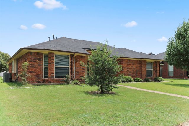 920 Micarta Drive, Mesquite, TX 75181