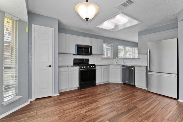 920 Micarta Drive, Mesquite, TX 75181