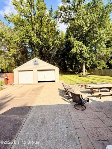 5411 Distler Ln, Louisville, KY 40258