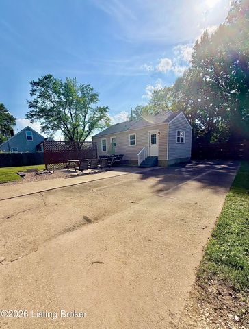 5411 Distler Ln, Louisville, KY 40258