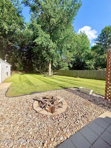 5411 Distler Ln, Louisville, KY 40258