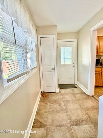5411 Distler Ln, Louisville, KY 40258