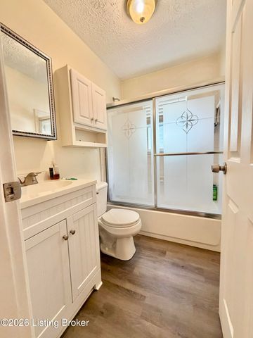 5411 Distler Ln, Louisville, KY 40258