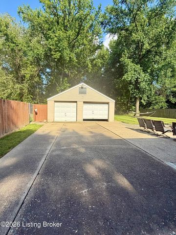 5411 Distler Ln, Louisville, KY 40258