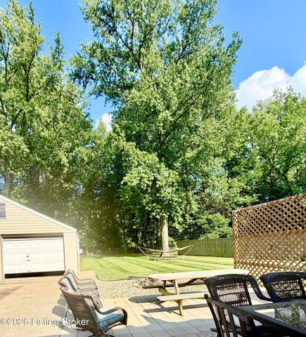 5411 Distler Ln, Louisville, KY 40258