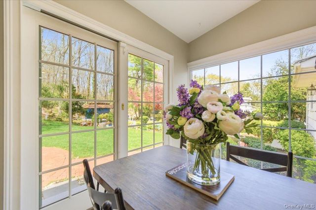 7 Stepping Stone Crescent, Dix Hills, NY 11746
