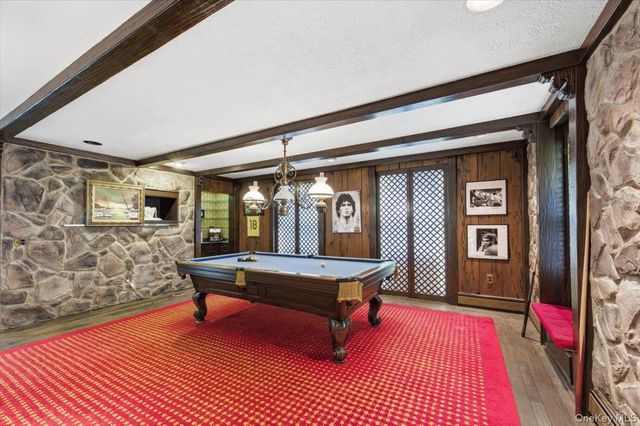 7 Stepping Stone Crescent, Dix Hills, NY 11746