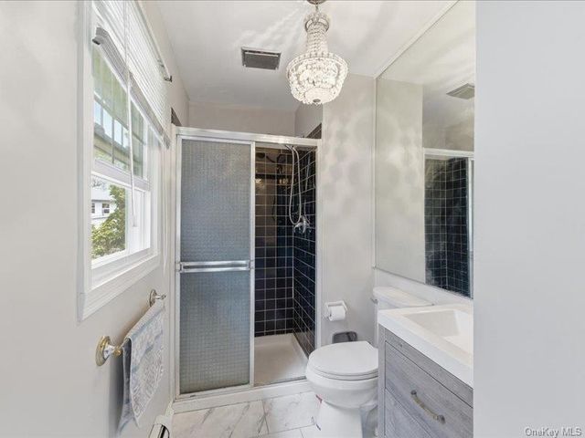7 Stepping Stone Crescent, Dix Hills, NY 11746