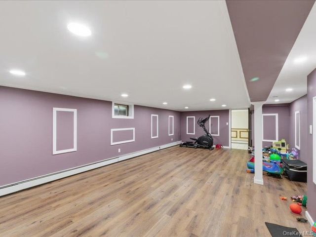 7 Stepping Stone Crescent, Dix Hills, NY 11746