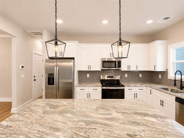 108 Apricot Lane, Westminster, SC 29693