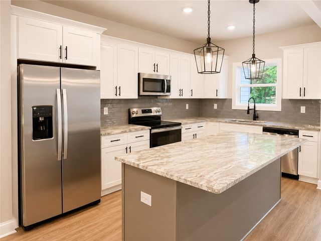 108 Apricot Lane, Westminster, SC 29693