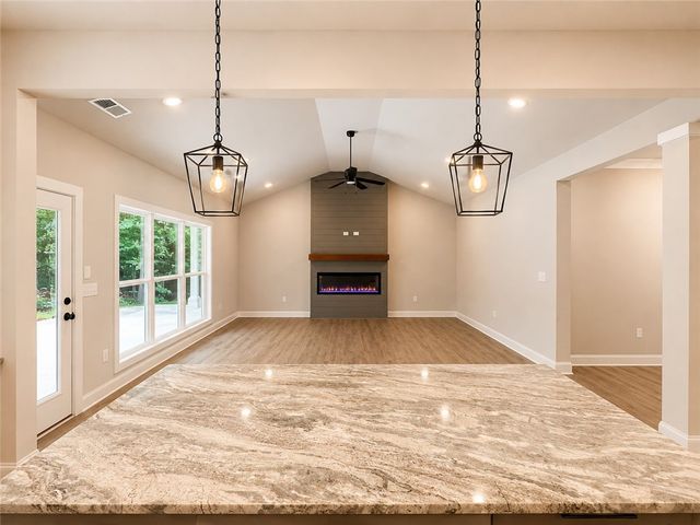 108 Apricot Lane, Westminster, SC 29693