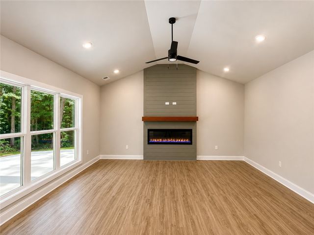 108 Apricot Lane, Westminster, SC 29693