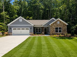 108 Apricot Lane, Westminster, SC 29693