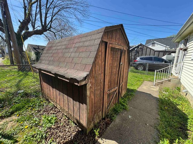 706 Gill Street, Huntington, WV 25701