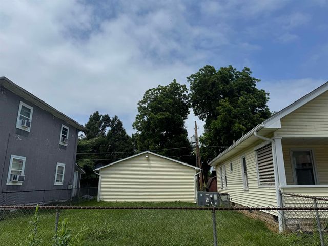 706 Gill Street, Huntington, WV 25701