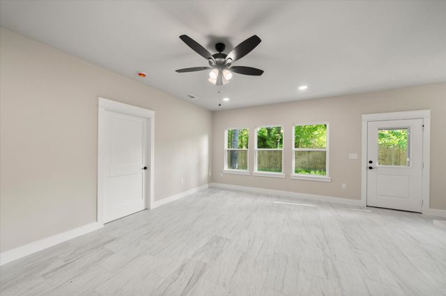 114 Granada Street, Payne Springs, TX 75156