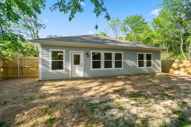 114 Granada Street, Payne Springs, TX 75156