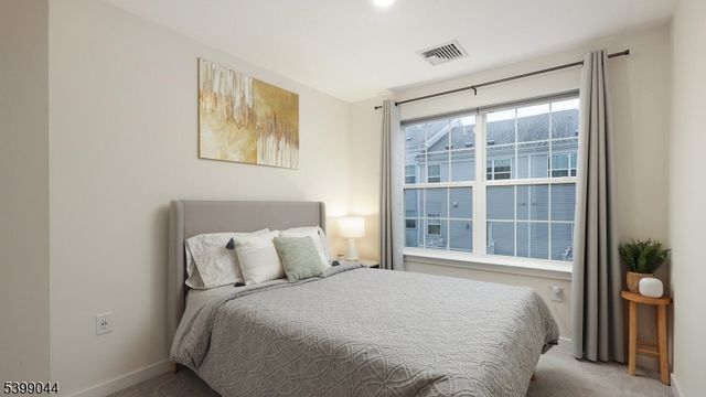 305 Saratoga Ct, Branchburg Twp., NJ 08876