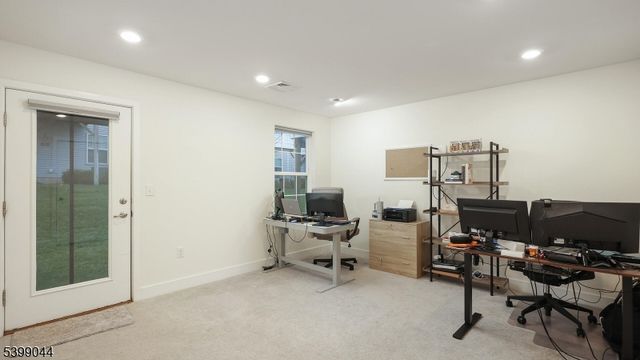 305 Saratoga Ct, Branchburg Twp., NJ 08876