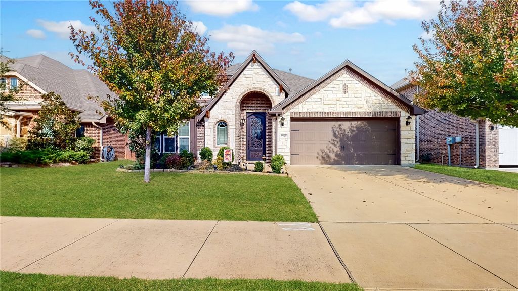 9709 Athens Drive, Denton, TX 76226