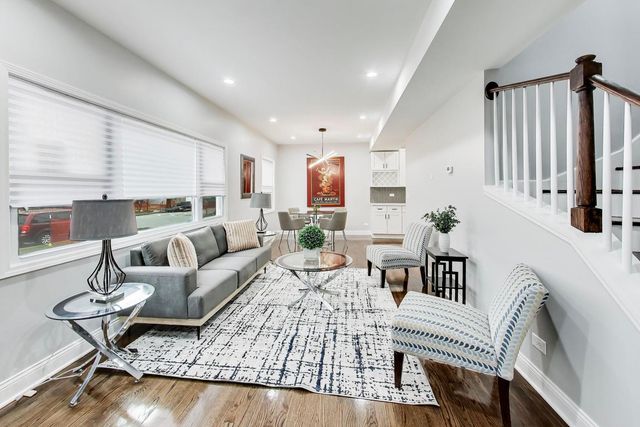 2227 Foster Street, Evanston, IL 60201