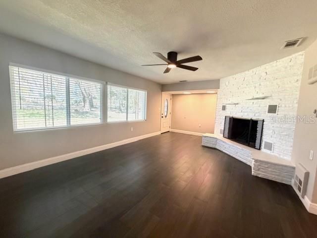 704 W 11TH AVENUE, Mount Dora, FL 32757