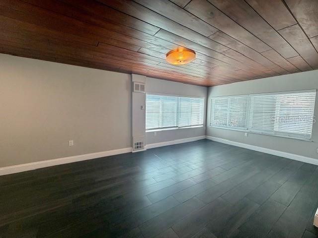 704 W 11TH AVENUE, Mount Dora, FL 32757