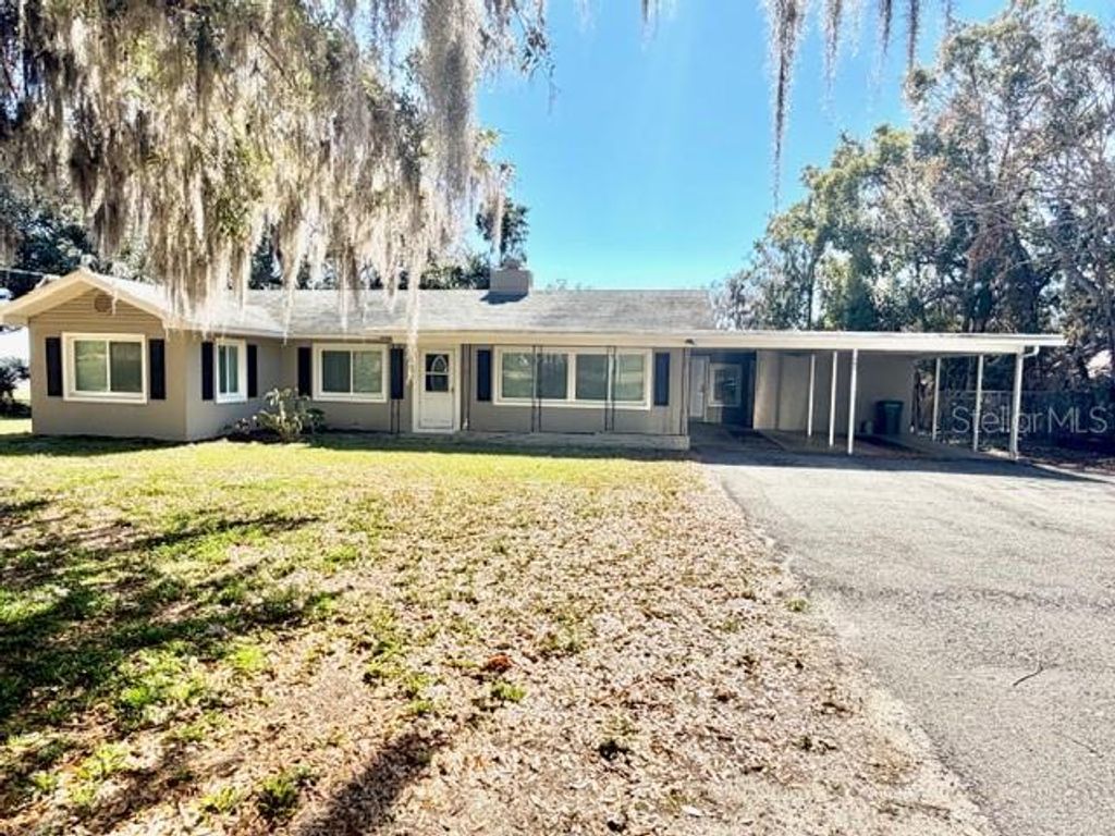 704 W 11TH AVENUE, Mount Dora, FL 32757