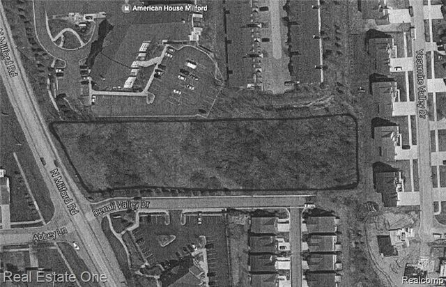 007 Milford Rd, Milford Charter Township, MI 48381