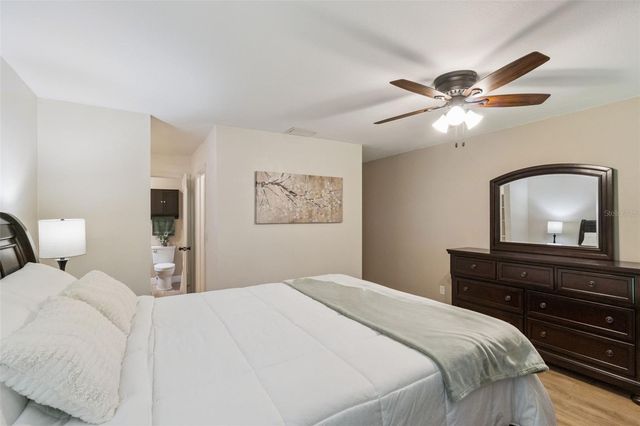 5246 MAYAPPLE CIRCLE, Orlando, FL 32821