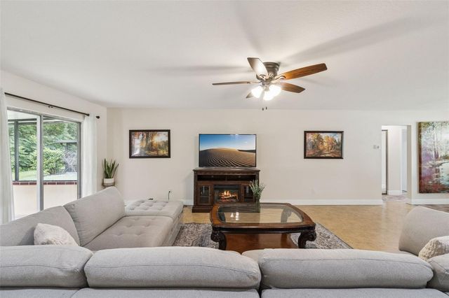 5246 MAYAPPLE CIRCLE, Orlando, FL 32821