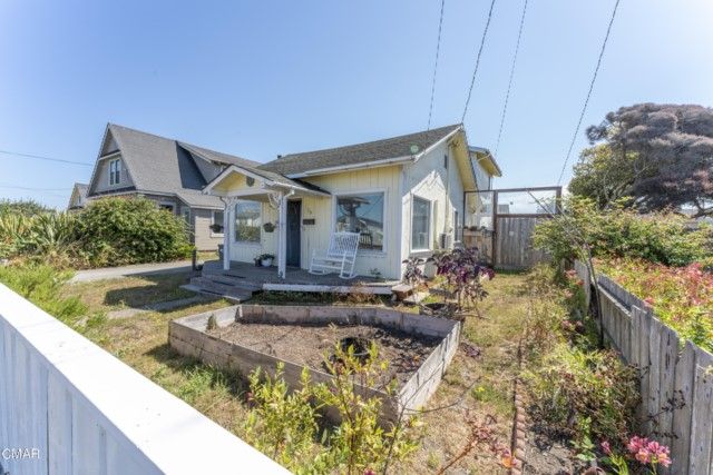 166 S Harold Street, Fort Bragg, CA 95437