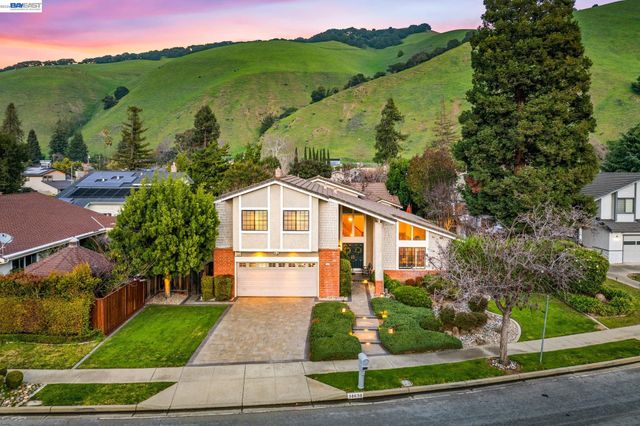 38698 Chrisholm Pl, Fremont, CA 94536