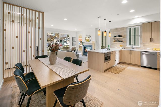 2851 NW 70th Street, Seattle, WA 98117