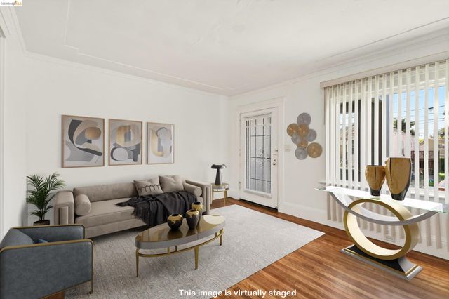 1070 Aileen St, Oakland, CA 94608