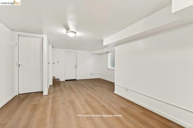 1070 Aileen St, Oakland, CA 94608