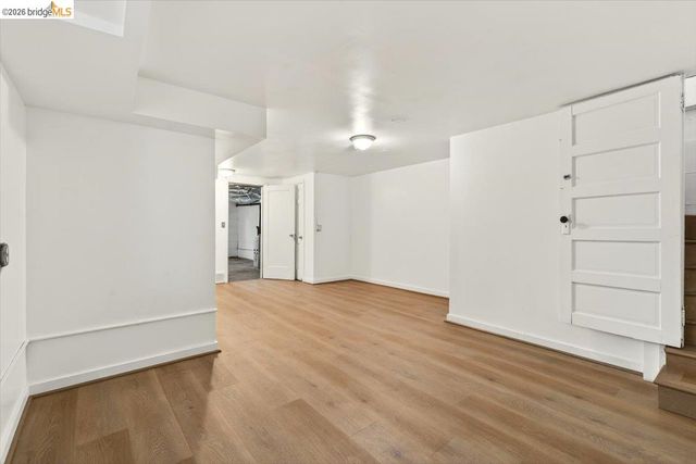 1070 Aileen St, Oakland, CA 94608