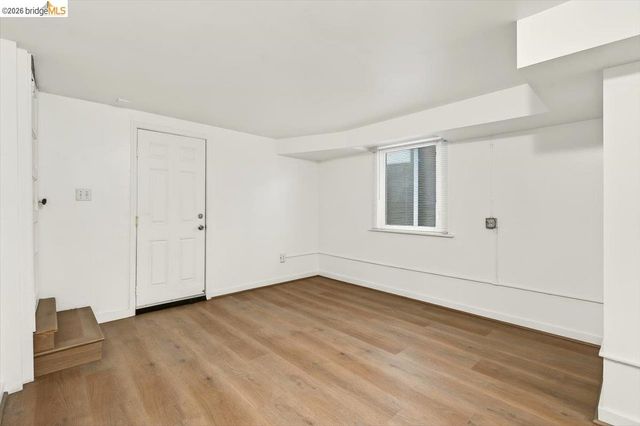 1070 Aileen St, Oakland, CA 94608